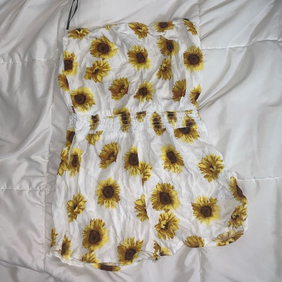 Sunflower playsuit - Picture 2 of 4